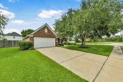 2516 Creeks Edge Drive, Pearland, TX 77581 - Photo 3
