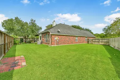 2516 Creeks Edge Drive, Pearland, TX 77581 - Photo 37