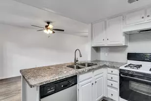 1208 N Logan St, Texas City, TX 77590 - Photo 3