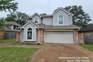 108 Beechwood St, Lake Jackson, TX 77566 - Photo 1
