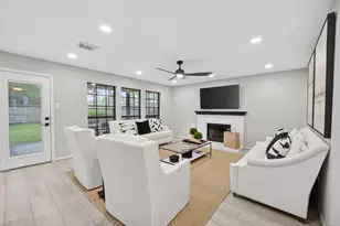 802 Forest Bay Ct, Houston, TX 77062 - Photo 11