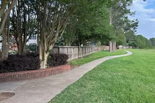 802 Forest Bay Ct, Houston, TX 77062 - Photo 3