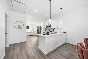 8614 Peachtree St, Houston, TX 77016 - Photo 7