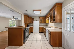 10705 Fairview Dr, Conroe, TX 77385 - Photo 13