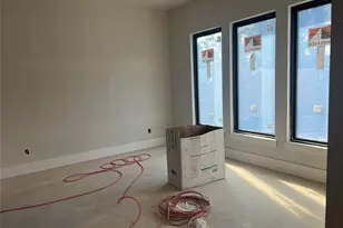 1933 Restridge Dr, Houston, TX 77055 - Photo 9