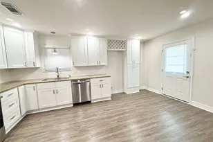 477 Oyster Creek Ct, Richwood, TX 77531 - Photo 9