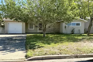 216 Burnet St, Port Lavaca, TX 77979 - Photo 1