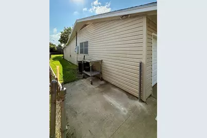 216 Burnet Street, Port Lavaca, TX 77979 - Photo 17