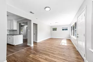 1033 S Booth Ln, Alvin, TX 77511 - Photo 5