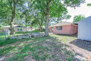 1033 S Booth Ln, Alvin, TX 77511 - Photo 21