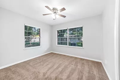 1033 S Booth Lane, Alvin, TX 77511 - Photo 13