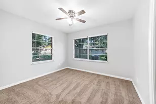 1033 S Booth Ln, Alvin, TX 77511 - Photo 13