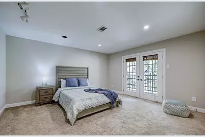 8 N Timber Top Drive, The Woodlands, TX 77380 - Photo 11