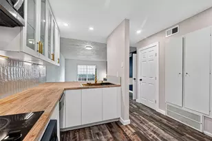 3131 Southwest Fwy, Houston, TX 77098 - Photo 11