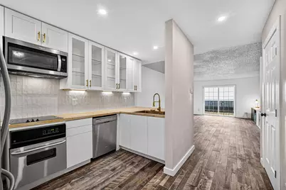 3131 Southwest Freeway #A12, Houston, TX 77098 - Photo 7