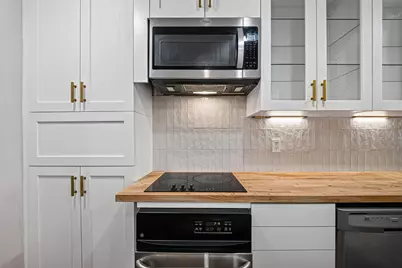 3131 Southwest Freeway #A12, Houston, TX 77098 - Photo 9