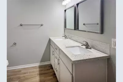 816 W Mulberry, Angleton, TX 77515 - Photo 11