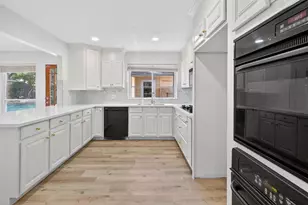 3810 Glenwood Springs Dr, Kingwood, TX 77345 - Photo 11