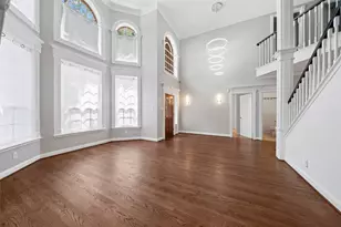 12018 McKinney Falls Ln, Sugar Land, TX 77498 - Photo 9