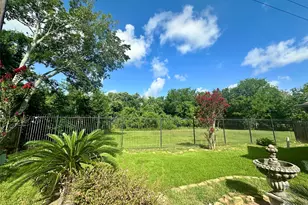 12018 McKinney Falls Ln, Sugar Land, TX 77498 - Photo 47