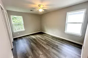 8215 Crestview Dr, Houston, TX 77028 - Photo 13