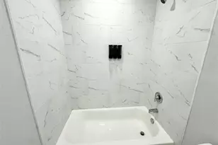 8215 Crestview Dr, Houston, TX 77028 - Photo 19