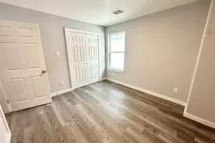 8215 Crestview Dr, Houston, TX 77028 - Photo 23