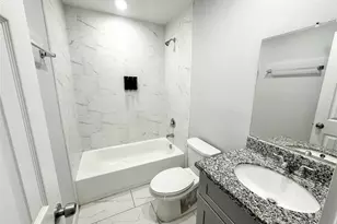 8215 Crestview Dr, Houston, TX 77028 - Photo 17
