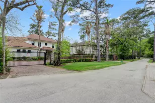31 E Shady Ln, Houston, TX 77063 - Photo 5