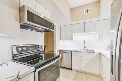1300 Augusta Drive #24, Houston, TX 77057 - Photo 11