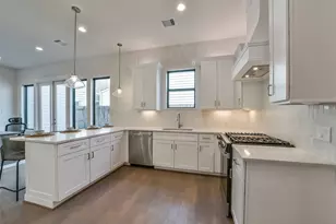 3516 Harvest Dance Dr, Houston, TX 77008 - Photo 9