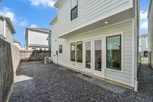 3516 Harvest Dance Dr, Houston, TX 77008 - Photo 29