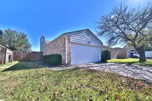 6855 Caddo Lake Ln, Houston, TX 77083 - Photo 3