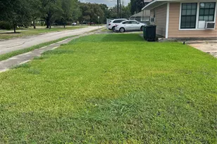 8703 Berndale St, Houston, TX 77029 - Photo 17