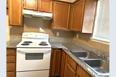 614 Live Oak Drive, Stafford, TX 77477 - Photo 3