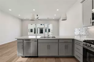 3911 Willowbend Pt Dr, Houston, TX 77025 - Photo 11