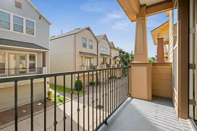 2623 Shady Woods Lane, Houston, TX 77008 - Photo 23