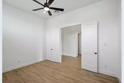 12051 Lake View Boulevard, Mont Belvieu, TX 77523 - Photo 23