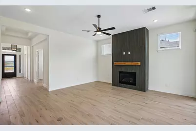 12051 Lake View Boulevard, Mont Belvieu, TX 77523 - Photo 7
