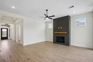 12051 Lk Vw Blvd, Mont Belvieu, TX 77523 - Photo 7