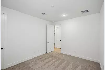 12051 Lake View Boulevard, Mont Belvieu, TX 77523 - Photo 31