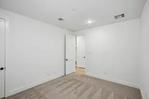 12051 Lk Vw Blvd, Mont Belvieu, TX 77523 - Photo 31