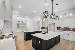 12051 Lk Vw Blvd, Mont Belvieu, TX 77523 - Photo 13