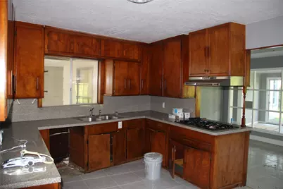 126 San Marino Drive, Galveston, TX 77550 - Photo 7