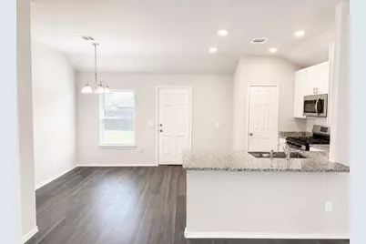 102 Bellewood Manor Drive, Magnolia, TX 77354 - Photo 5