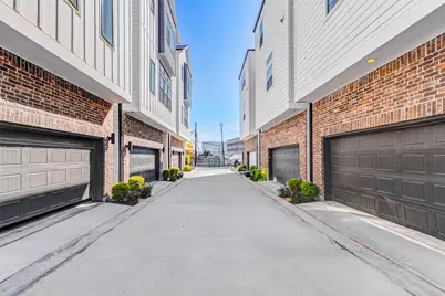 334 Eastwood Street, Houston, TX 77011 - Photo 7