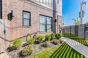 334 Eastwood St, Houston, TX 77011 - Photo 37