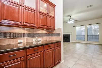 2114 Ascot Ln, Sugar Land, TX 77479 - Photo 5