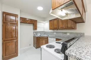 10810 Sugar Hill Dr, Houston, TX 77042 - Photo 13