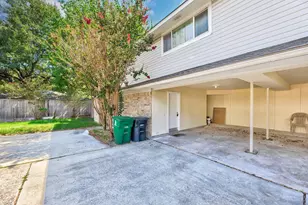 10810 Sugar Hill Dr, Houston, TX 77042 - Photo 3